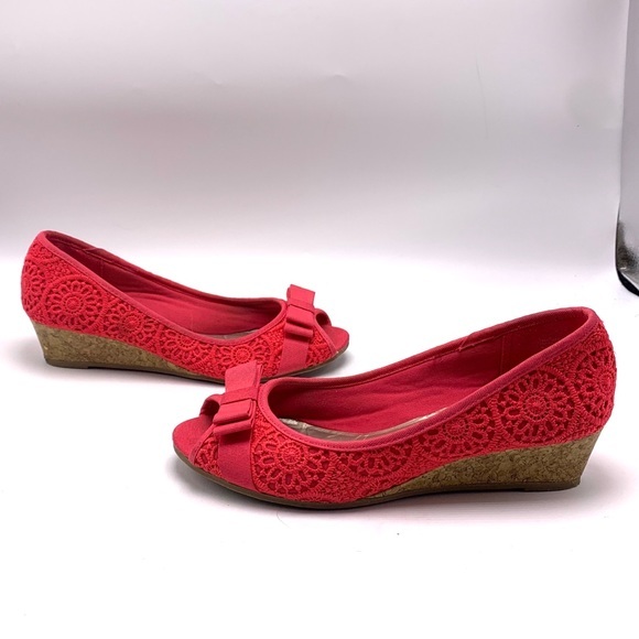 American Eagle Pink Peep Toe Crochet Cork Wedges - Picture 10 of 14